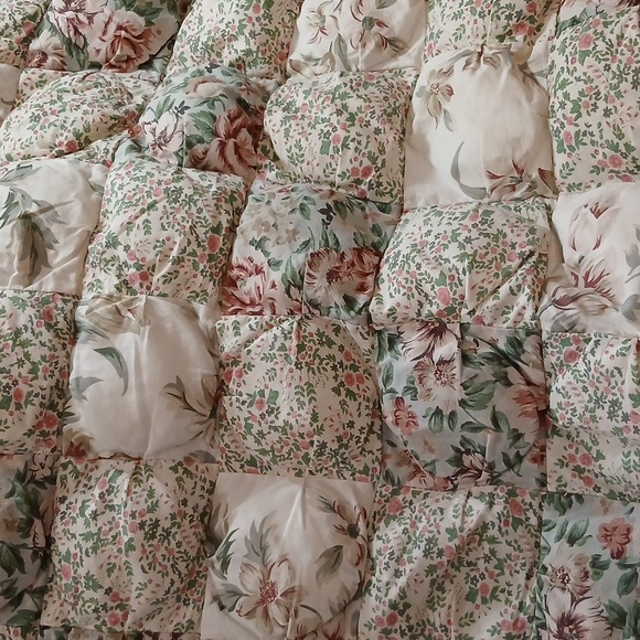 Puff Quilt Homemade - Picture 7 of 15